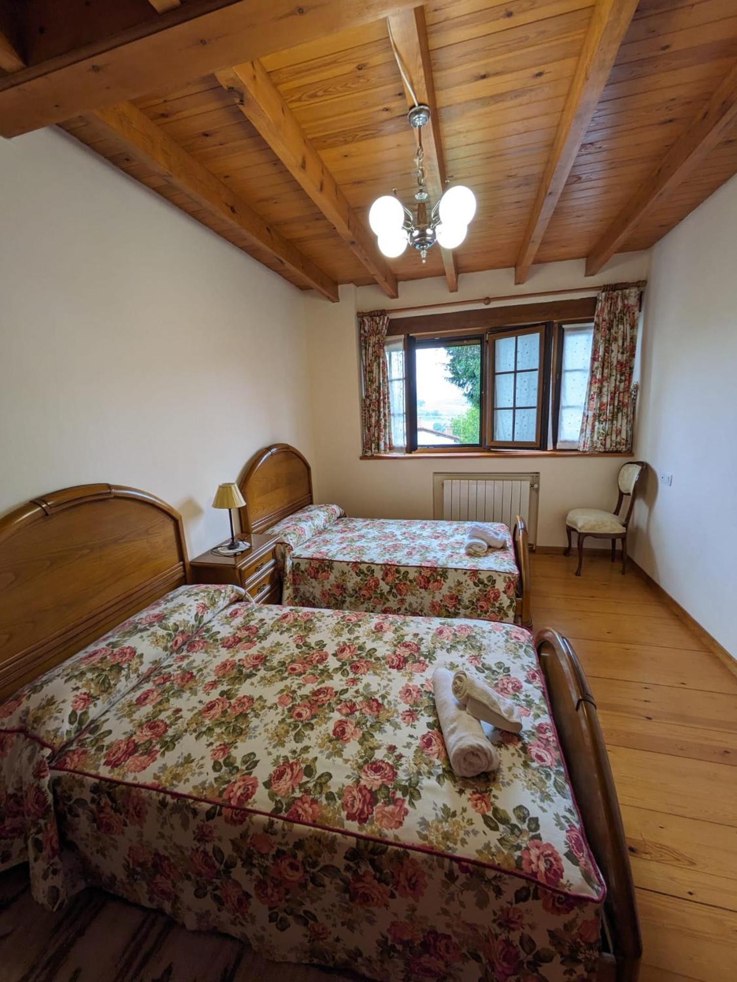 Villa Casa Luisa Biedes, Pilona Infiesto Exterior foto